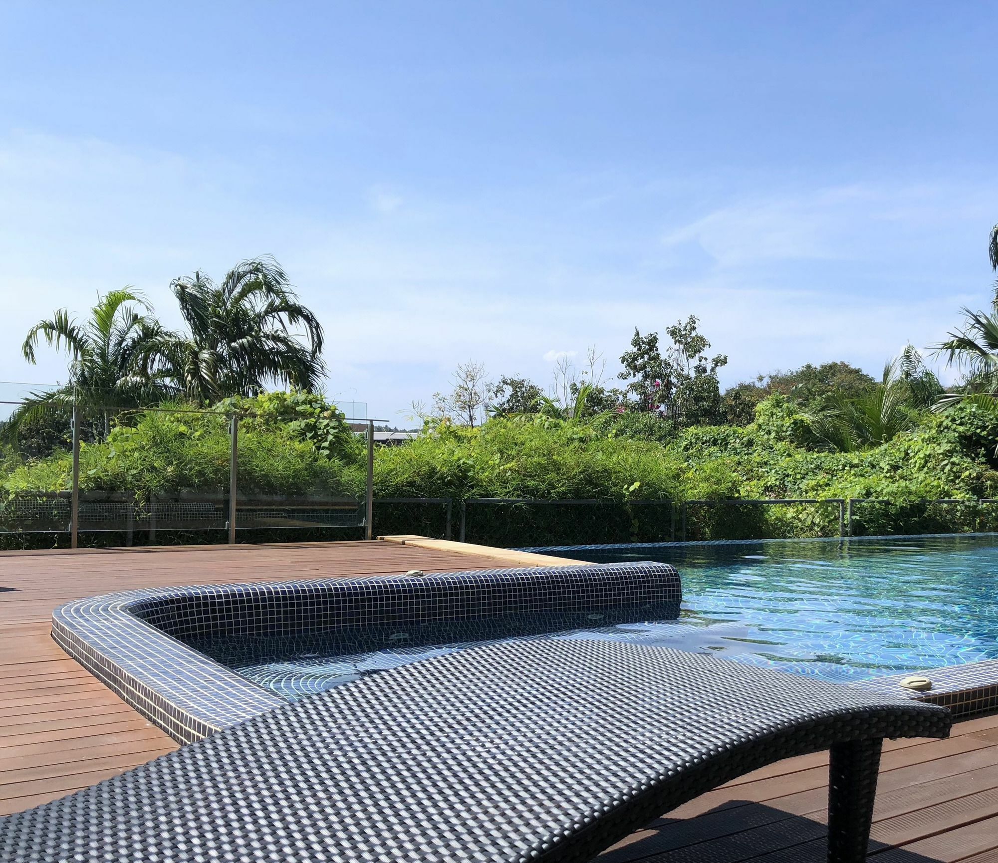 Rawai Loft By Holiplanet Apartment Bagian luar foto